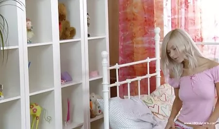 طالب جيد سيكس عربي خلفي المنزل