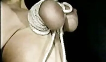 فتاة مثير سيكس عربى مجانى الأسود الأبنوسي شعر الخميس