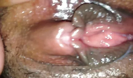 مثير وشم الفتاة يلعب مع افلام سيكس مدبلجة بوسها