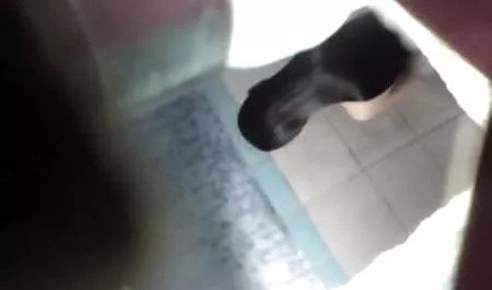 امرأة شابة جميلة أيضا الضيقه صور سيكس عربيات