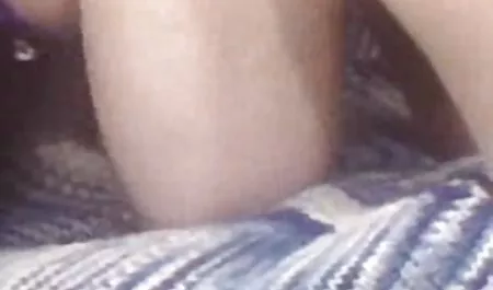 استخدام الزجاج سيكس اعربي اللعب على نفسها فتاة