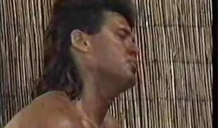ترغب في سيكس عرابية ممارسة العادة السرية أثناء مشاهدة لي