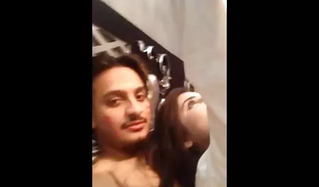 حان الوقت سيكس باللغة العربية للحصول على طعم أول